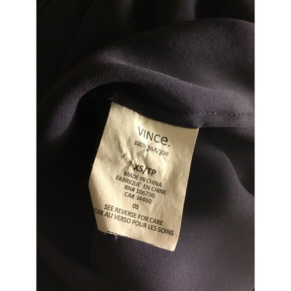 Vince navy blue silk short sleeve v-neck Top with Black contrast trim sz XS - Picture 3 of 6